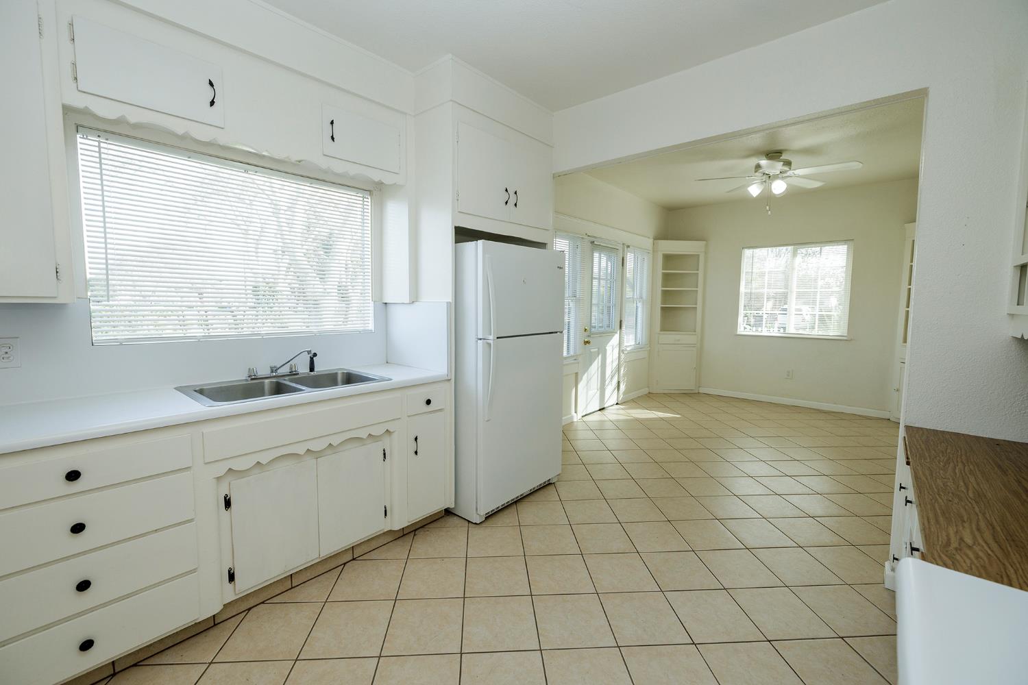 153 Almond Avenue Turlock, CA 95380 - Photo 14 of 34