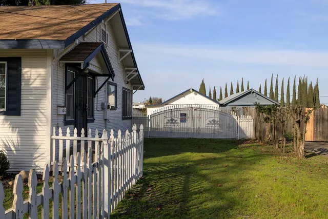 $355,000 | 153 Almond Avenue, Turlock, CA 95380