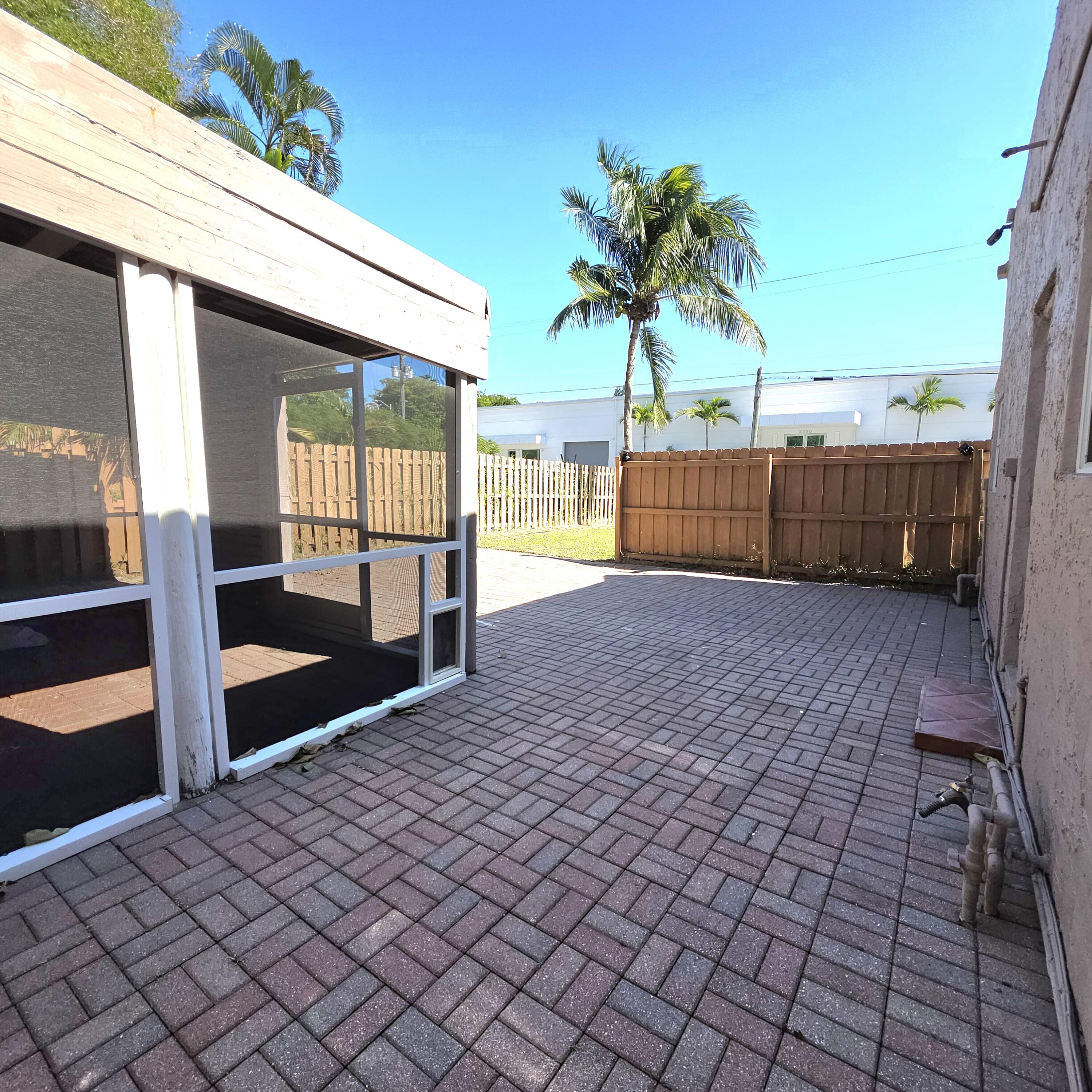 511 Upland Road West Palm Beach, FL 33401 - Photo 11 of 23 20251114_113532 (1)