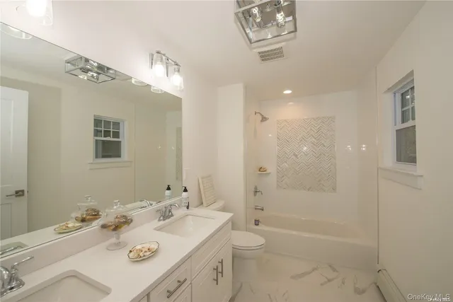 $2,900 | 14 Northridge Street, Unit 14, Huntington Station, NY 11746