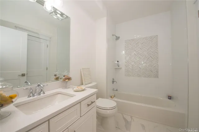 $2,900 | 14 Northridge Street, Unit 14, Huntington Station, NY 11746