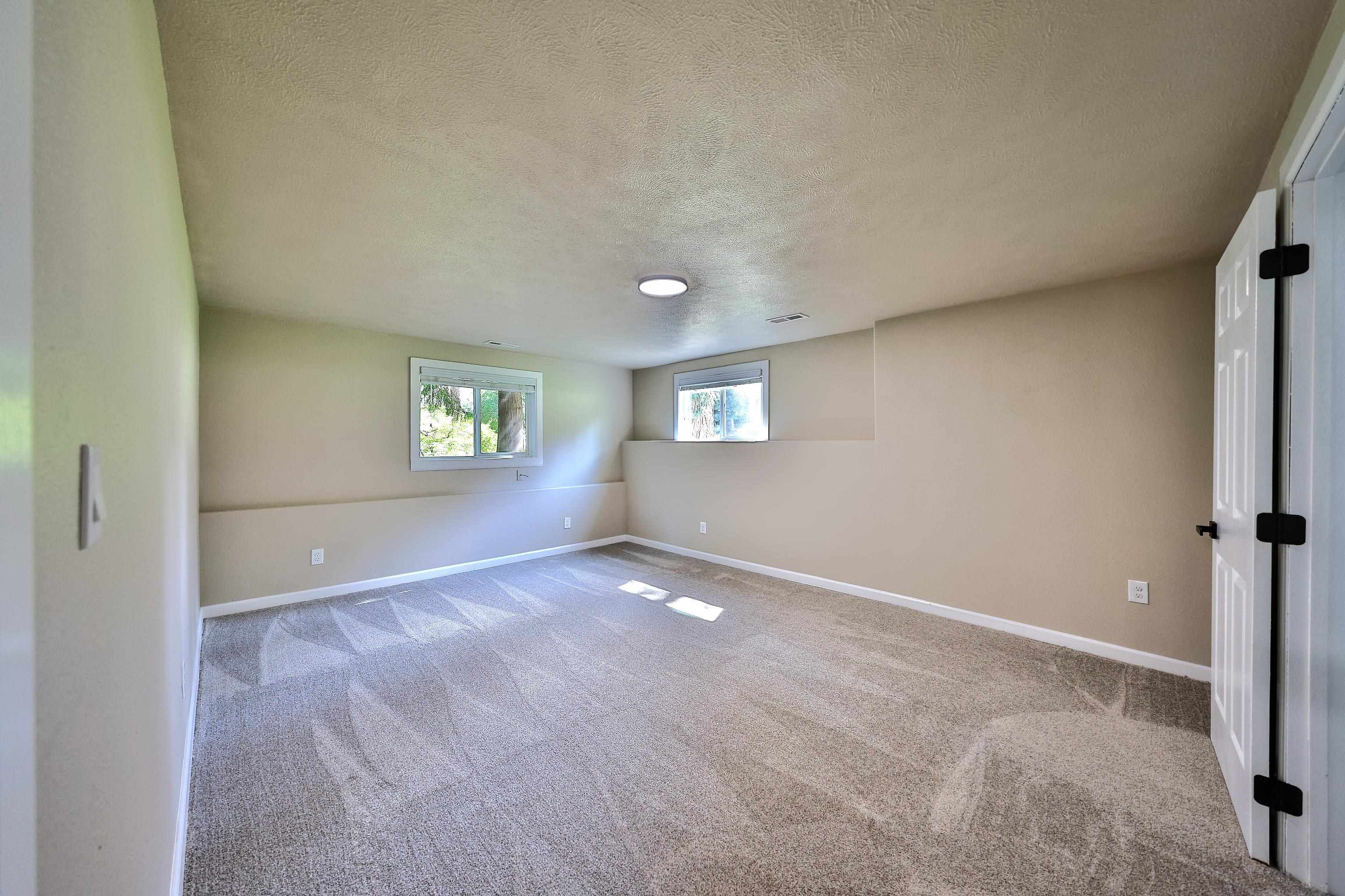 4725 South Bates Road Spokane, WA 99206 - Photo 29 of 48
