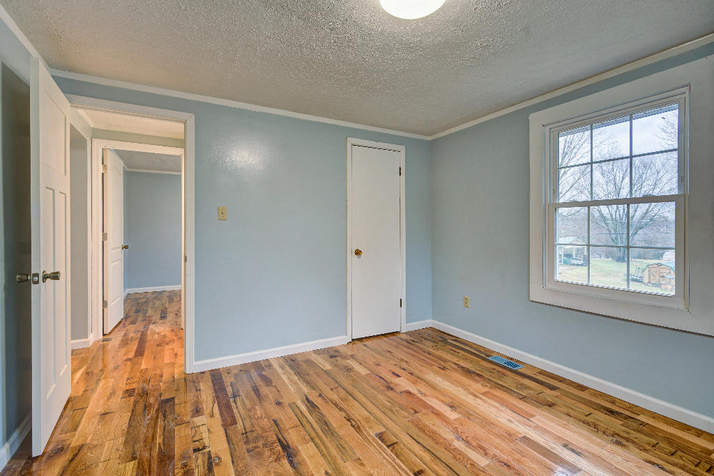 111 Norris Road Telford, TN 37690 - Photo 13 of 17 12