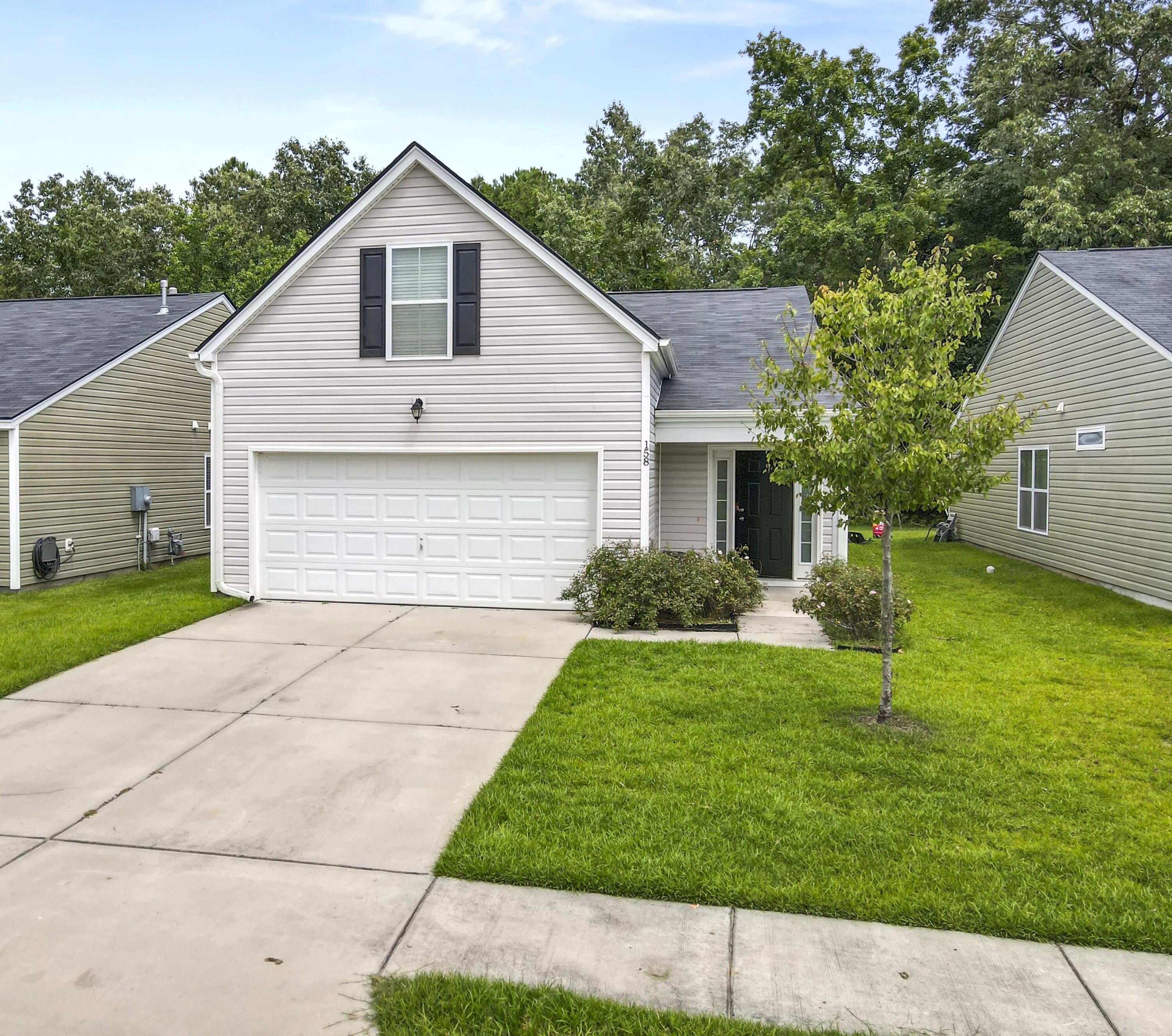 158 Brittondale Road Summerville, SC 29485 - Photo 1 of 38 158 BRITTONDALE