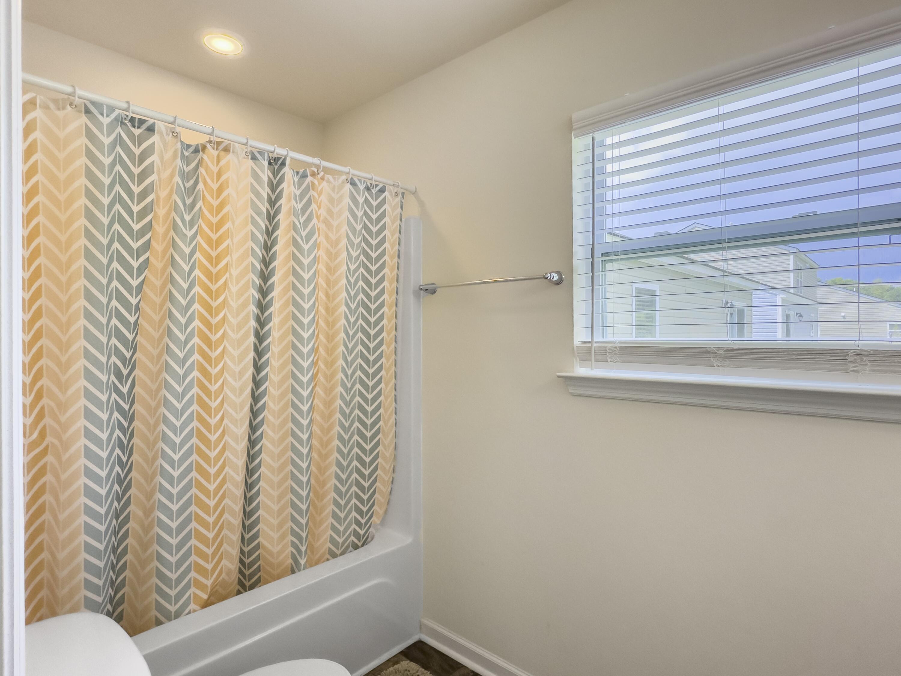 158 Brittondale Road Summerville, SC 29485 - Photo 14 of 38 GUEST BATH