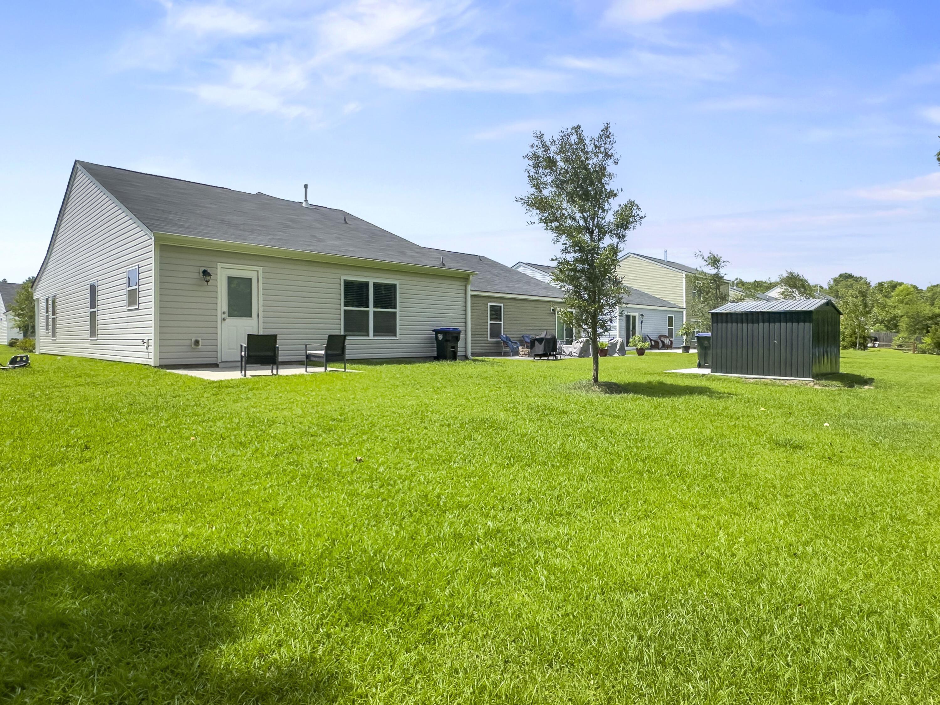 158 Brittondale Road Summerville, SC 29485 - Photo 21 of 38 BACKYARD