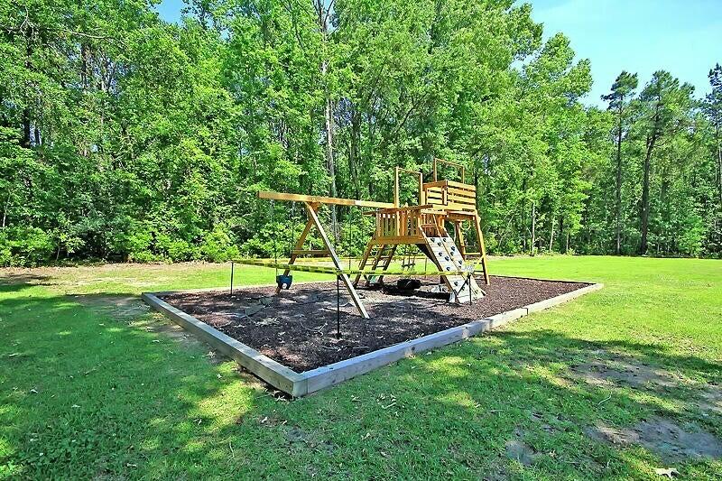 158 Brittondale Road Summerville, SC 29485 - Photo 31 of 38 PLAYGROUND