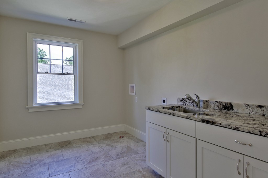 15 Emerald Street Lexington, MA 02421 - Photo 17 of 30 Gallery Image 17
