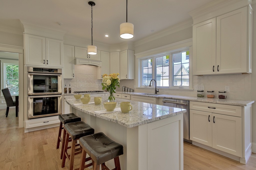 15 Emerald Street Lexington, MA 02421 - Photo 8 of 30 Gallery Image 8