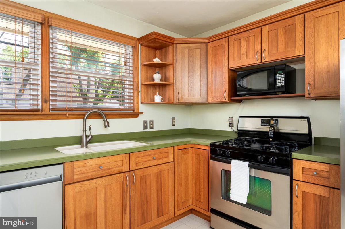3231 Grace Road Sparrows Point, MD 21219 - Photo 13 of 43