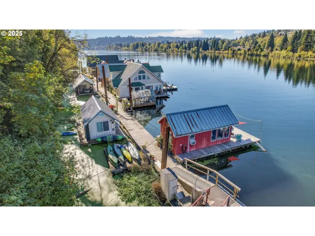 a view of a lake with houses
