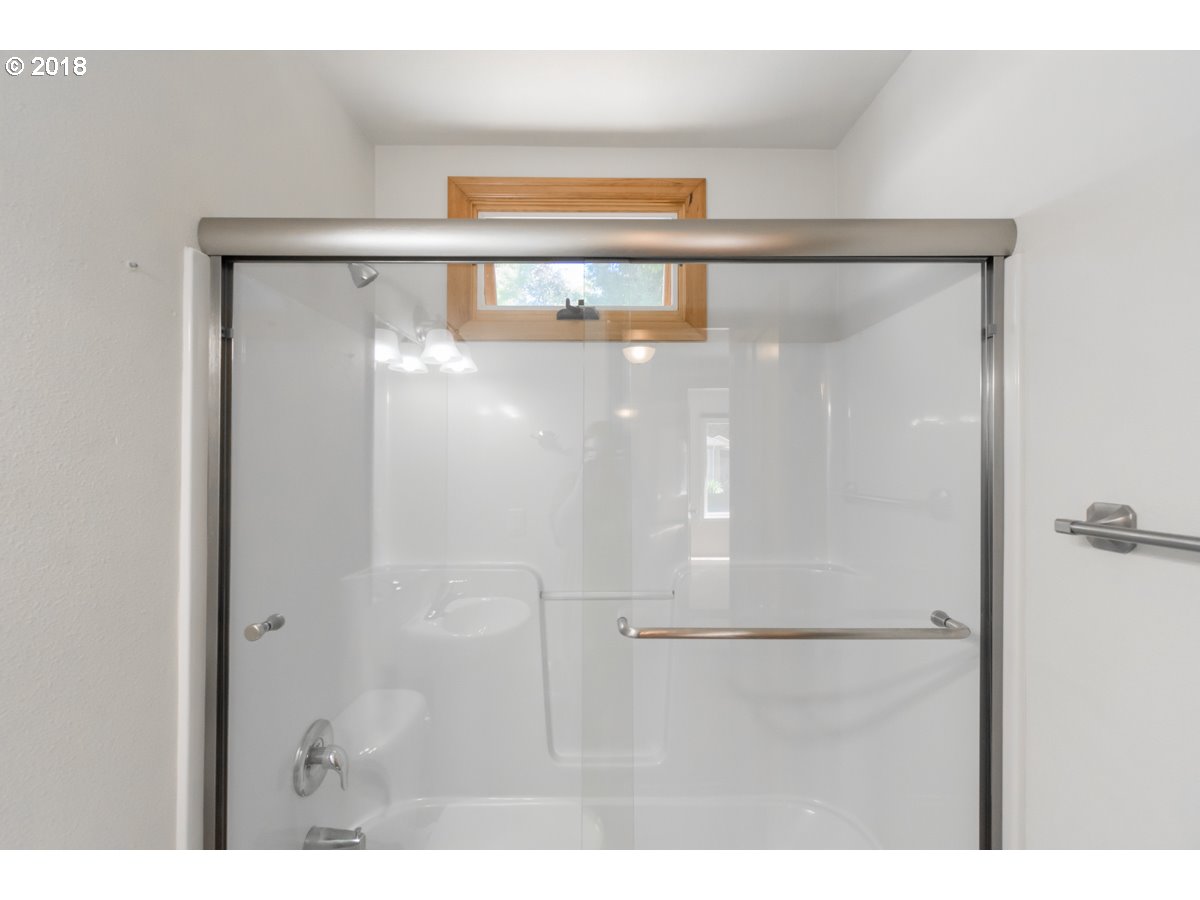 255 Oneil Street Lebanon, OR 97355 - Photo 14 of 32 Gallery Image 14