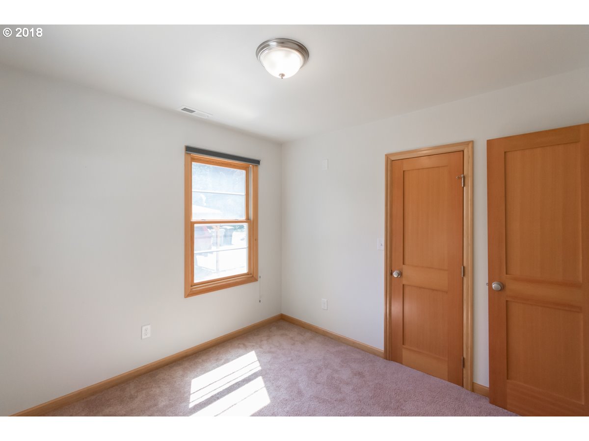 255 Oneil Street Lebanon, OR 97355 - Photo 17 of 32 Gallery Image 17