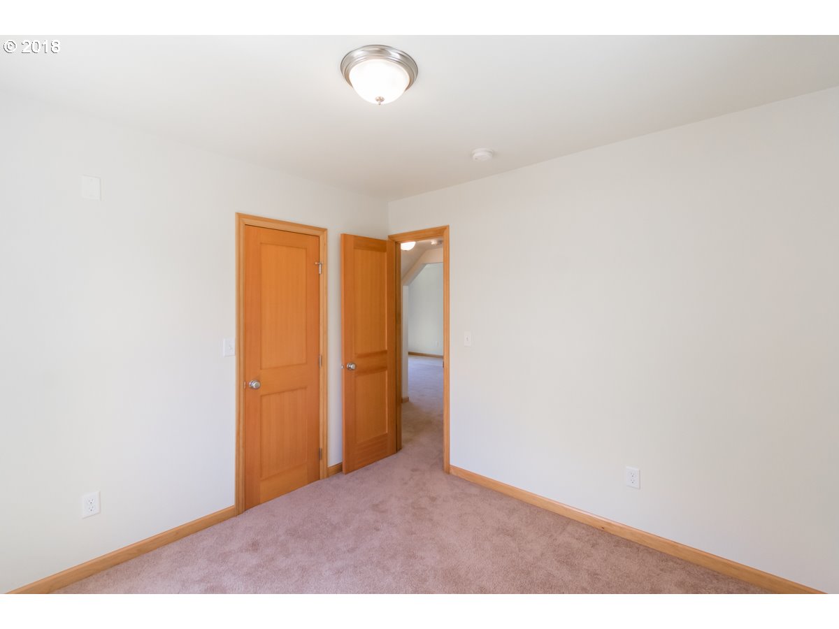 255 Oneil Street Lebanon, OR 97355 - Photo 18 of 32 Gallery Image 18