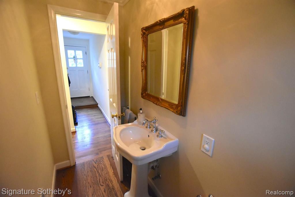 275 Hamilton Road Bloomfield Hills, MI 48301 - Photo 20 of 47