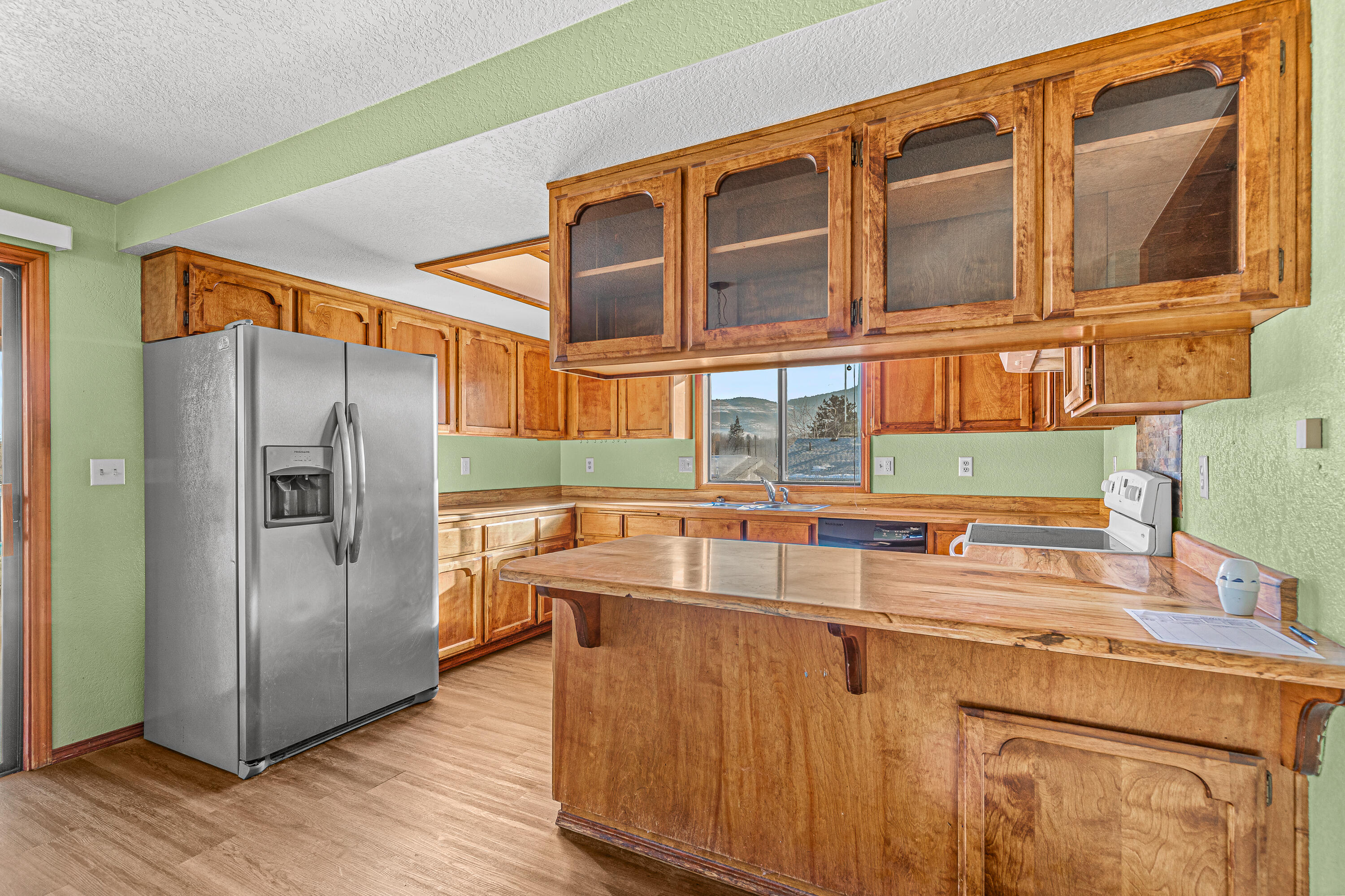 1958 Springbrook Road Medford, OR 97504 - Photo 14 of 30 9R9A7979