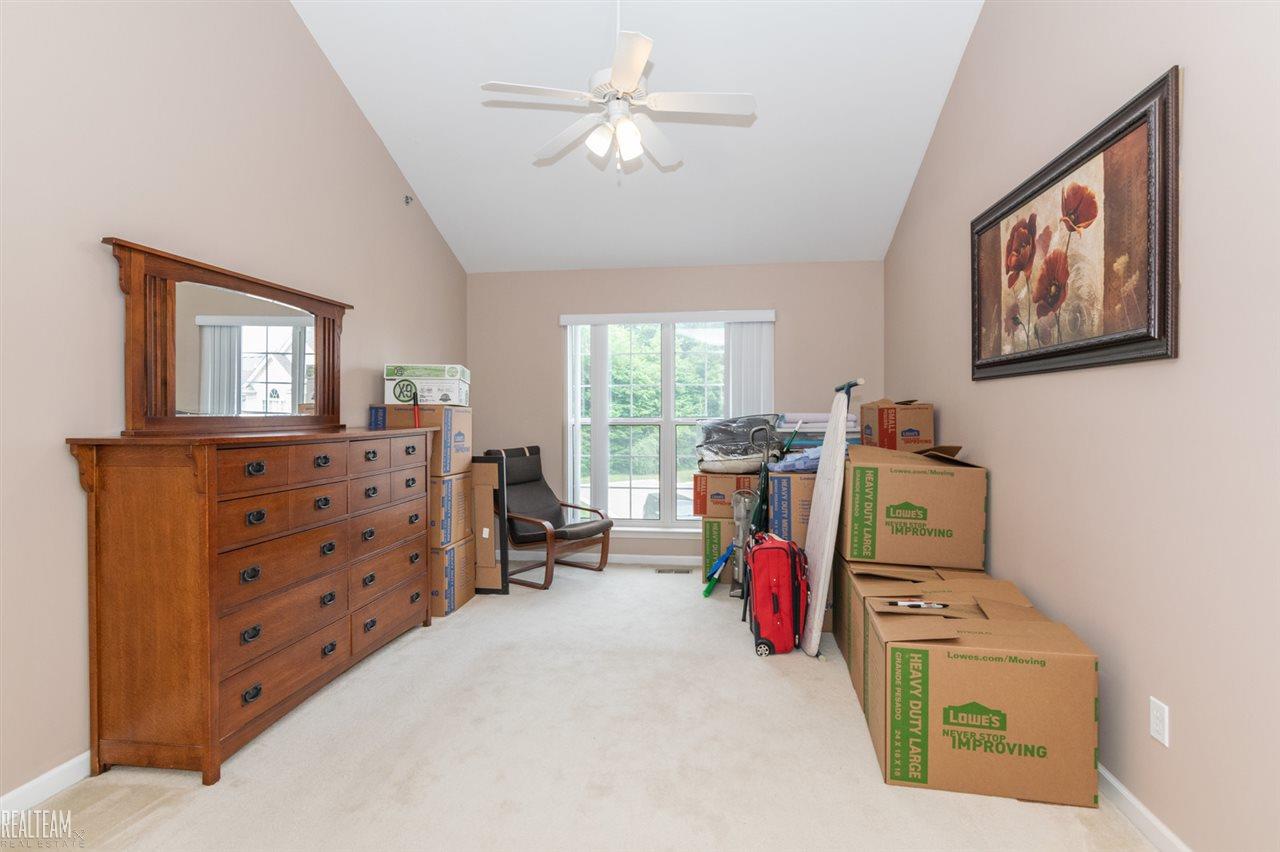 1692 Deepwood Circle Rochester, MI 48307 - Photo 13 of 19 31387416-12.JPG