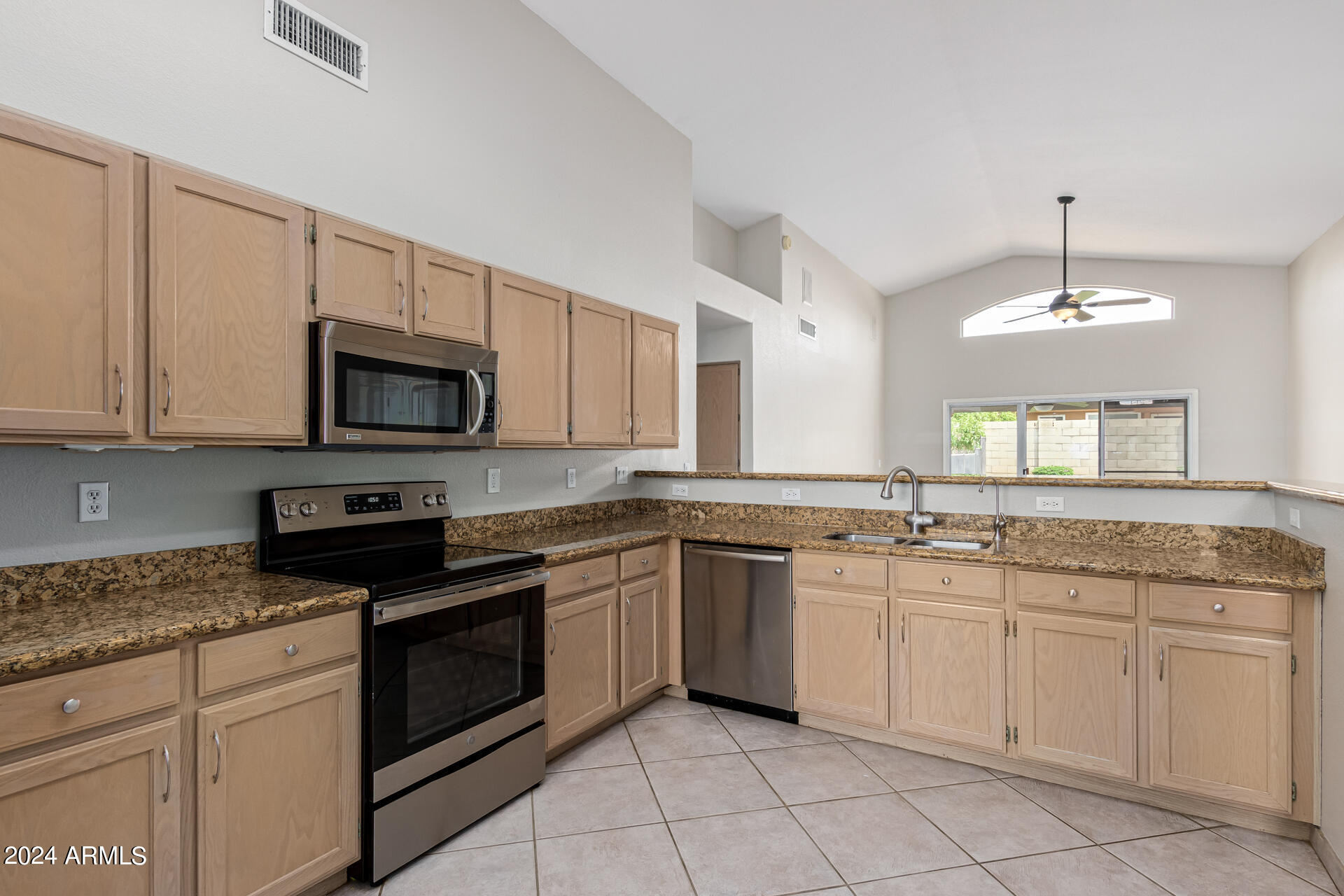 4538 East St John Road Phoenix, AZ 85032 - Photo 11 of 37 0013-13 - John