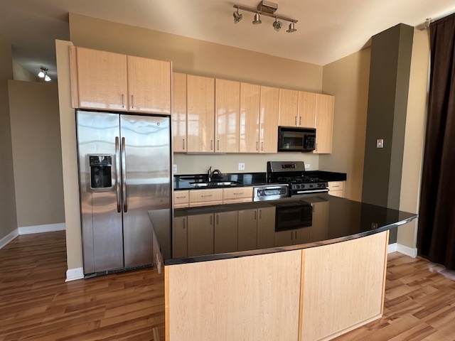 15 South Throop Street, Unit 508 Chicago, IL 60607 - Photo 6 of 19