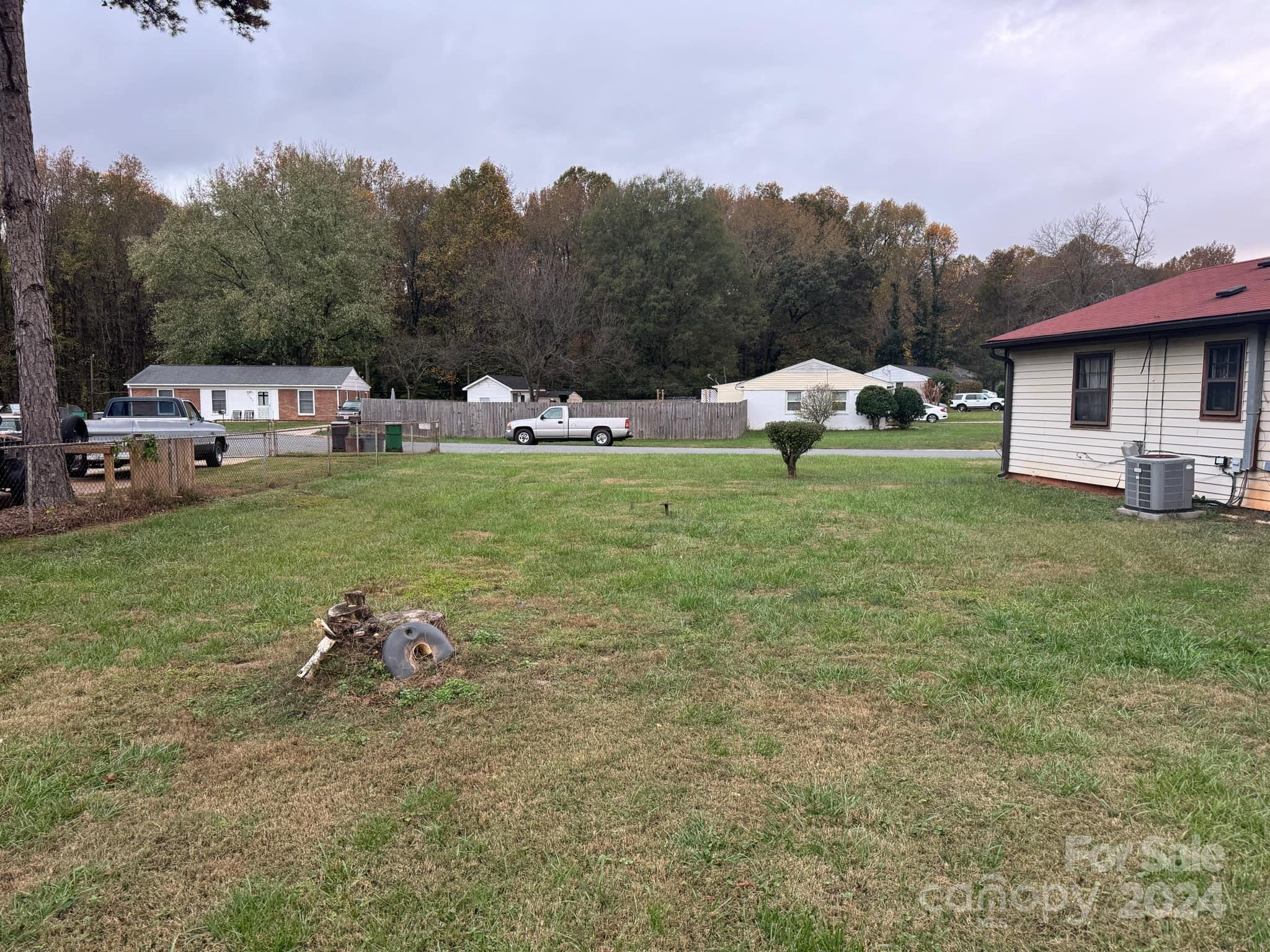633 Milan Road East Charlotte, NC 28216 - Photo 9 of 10 Gallery Image 9