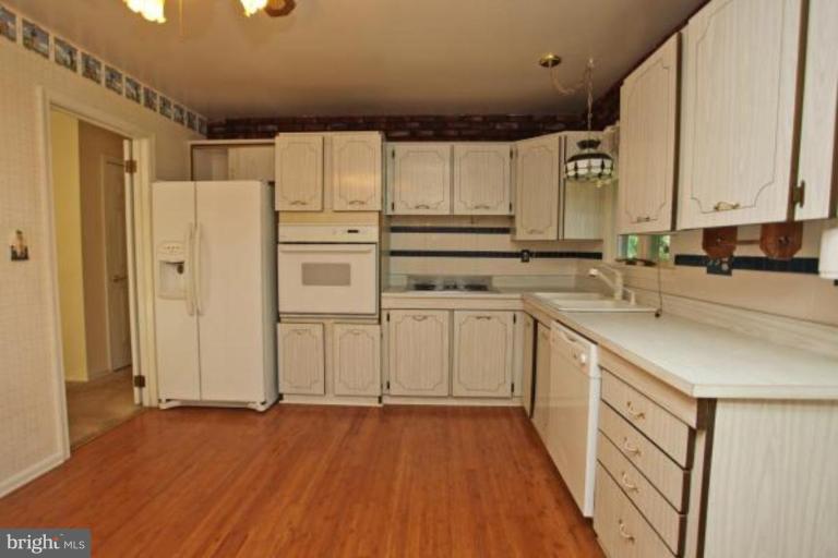 440 Ferry Point Road Annapolis, MD 21403 - Photo 4 of 12 Kitchen
