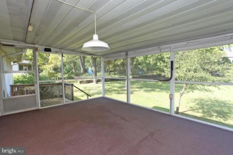 440 Ferry Point Road Annapolis, MD 21403 - Photo 5 of 12 Lovely Screened-in porch
