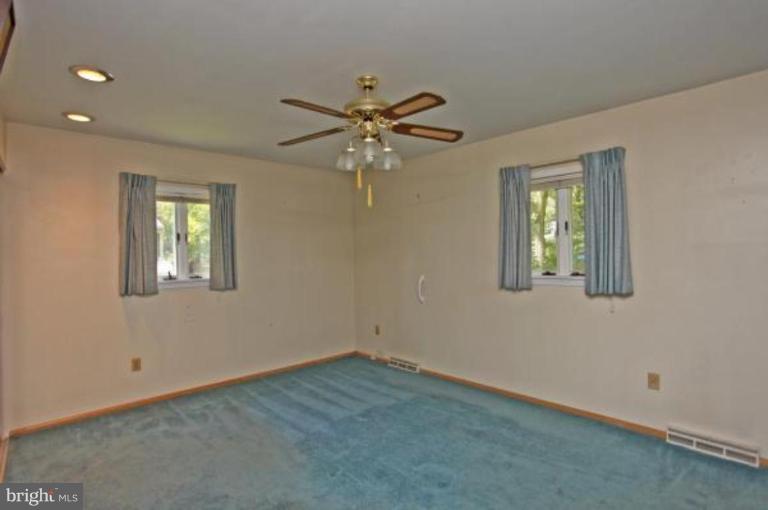 440 Ferry Point Road Annapolis, MD 21403 - Photo 6 of 12 Master Bedroom