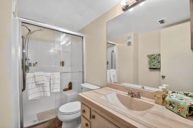 $115,000 | 2615 Northeast 3rd Street, Unit 315, Boynton Beach, FL 33435