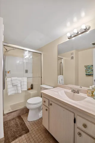 $115,000 | 2615 Northeast 3rd Street, Unit 315, Boynton Beach, FL 33435