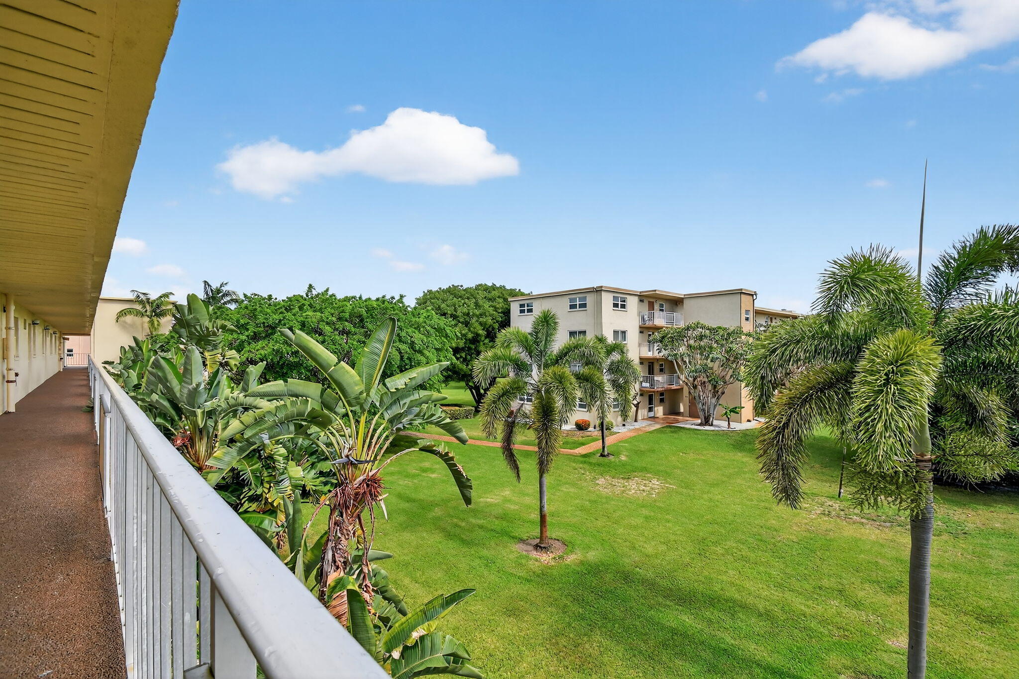 2615 Northeast 3rd Street, Unit 315 Boynton Beach, FL 33435 - Photo 5 of 48 5-web-or-mls-DSC_5236