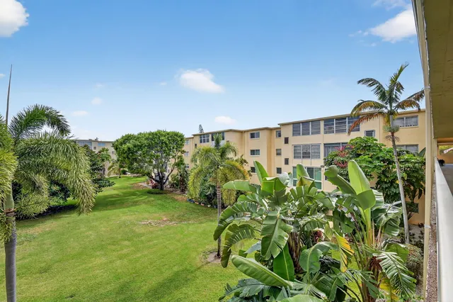 $115,000 | 2615 Northeast 3rd Street, Unit 315, Boynton Beach, FL 33435