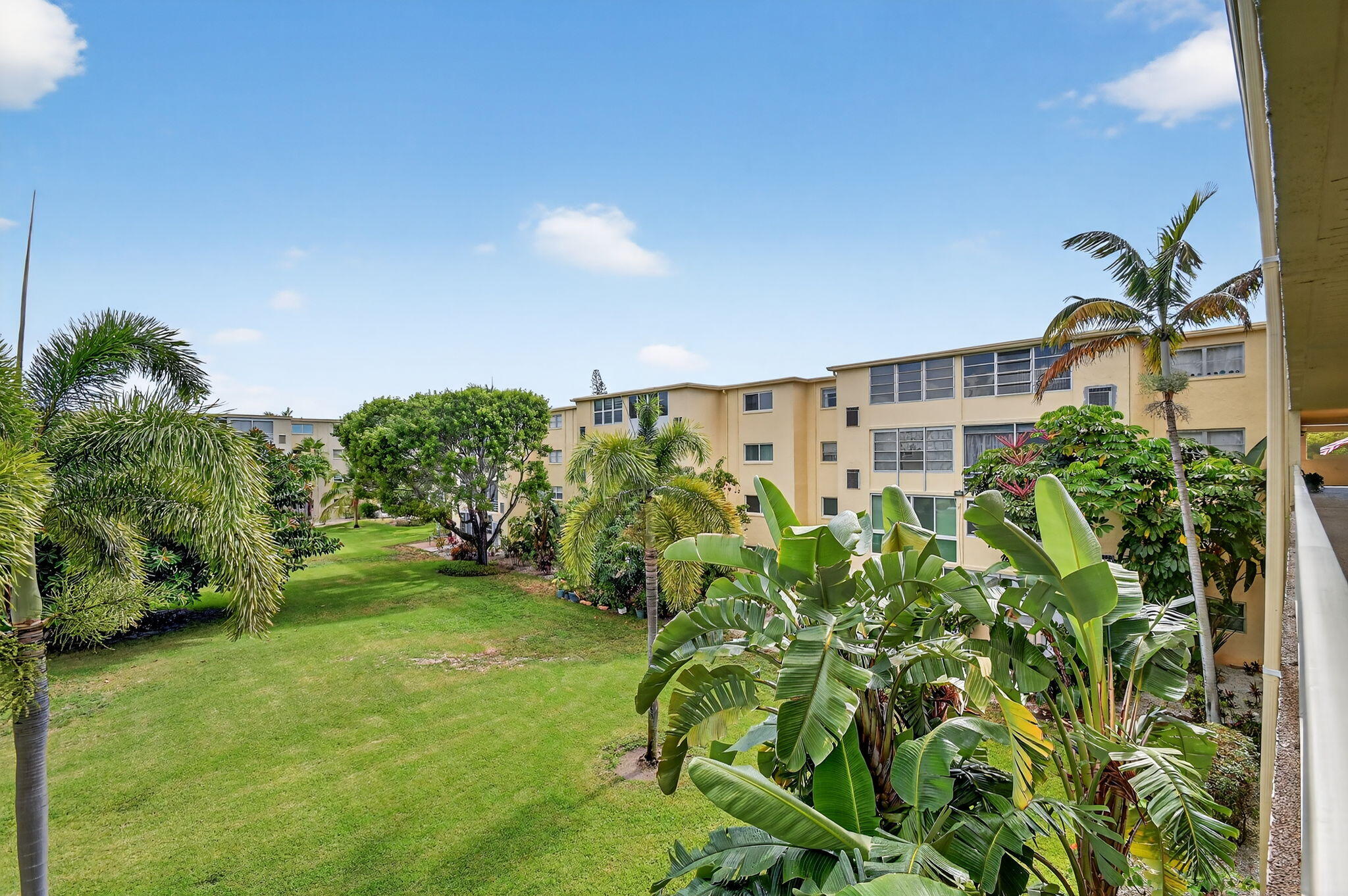2615 Northeast 3rd Street, Unit 315 Boynton Beach, FL 33435 - Photo 7 of 48 7-web-or-mls-DSC_5246