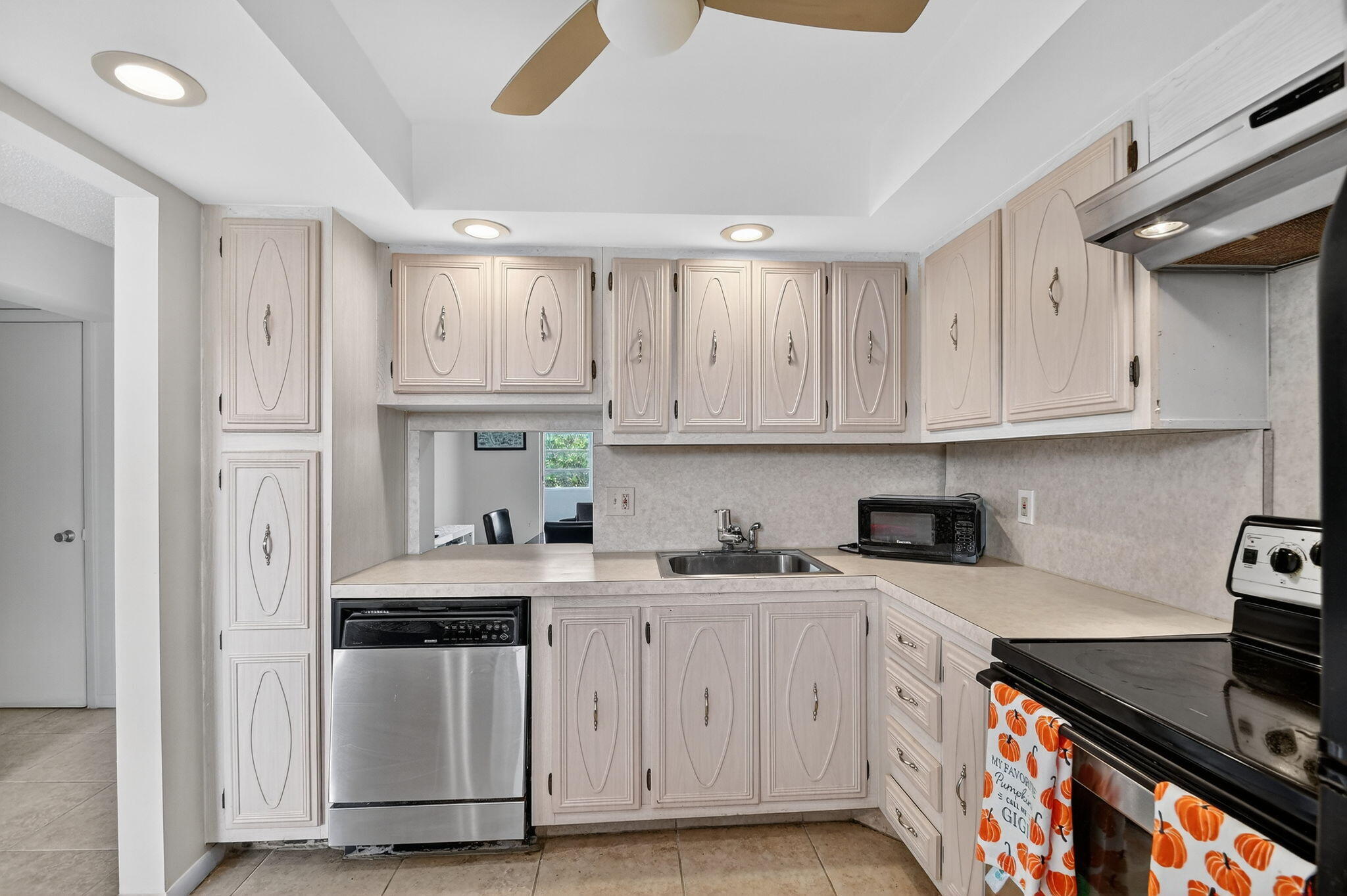 2615 Northeast 3rd Street, Unit 315 Boynton Beach, FL 33435 - Photo 9 of 48 9-web-or-mls-DSC_5258