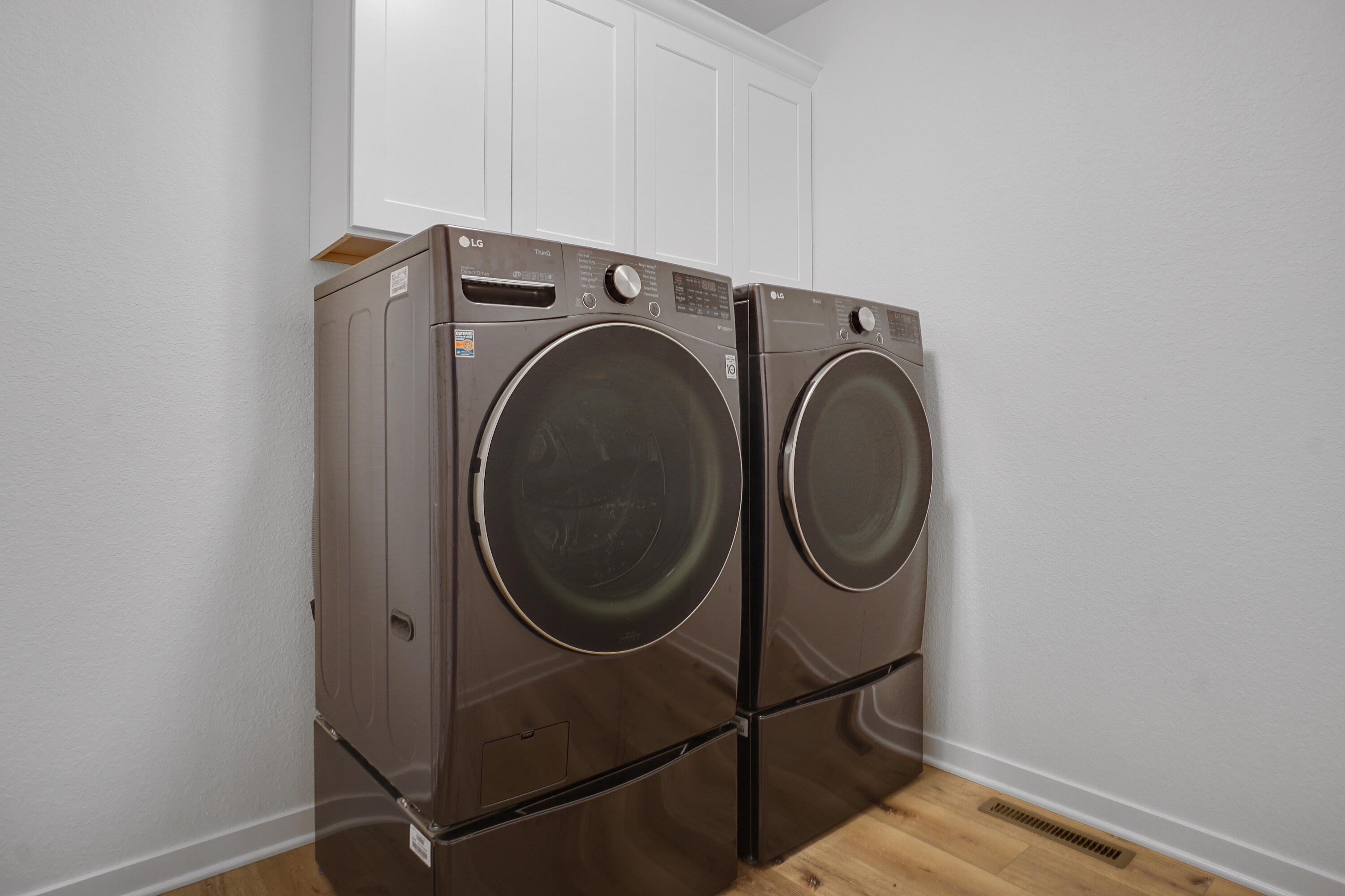 625 Mary Way Slinger, WI 53086 - Photo 24 of 34 Laundry Room