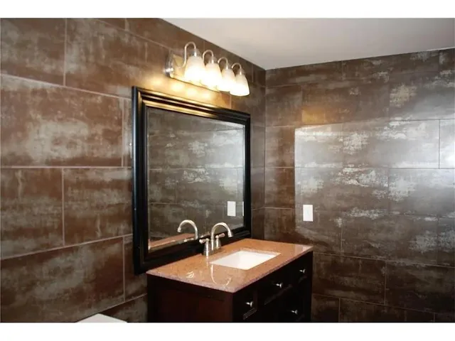 $1,200 | 18333 Roehampton Drive, Unit 1036, Dallas, TX 75252