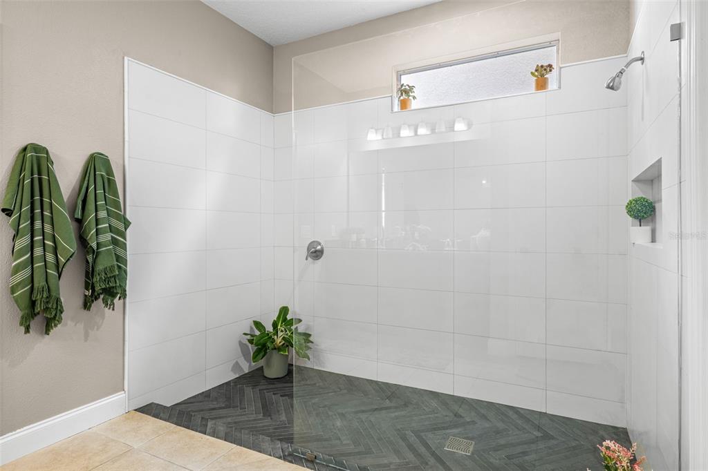 4407 Scarlet Loop Wesley Chapel, FL 33544 - Photo 20 of 49