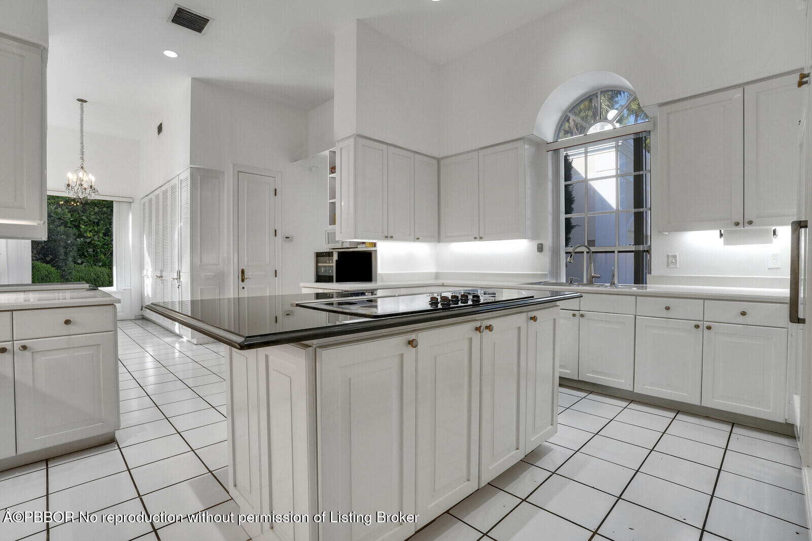 220 Wells Road Palm Beach, FL 33480 - Photo 14 of 30 Kitchen