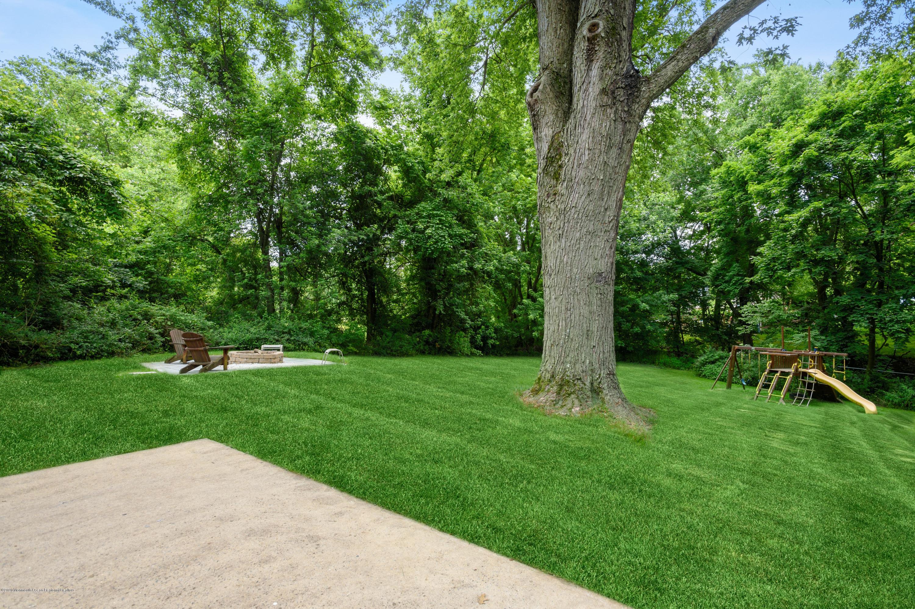 271 Dwight Road Middletown, NJ 07748 - Photo 18 of 21 18_271DwightRd_26_BackYard_HiRes