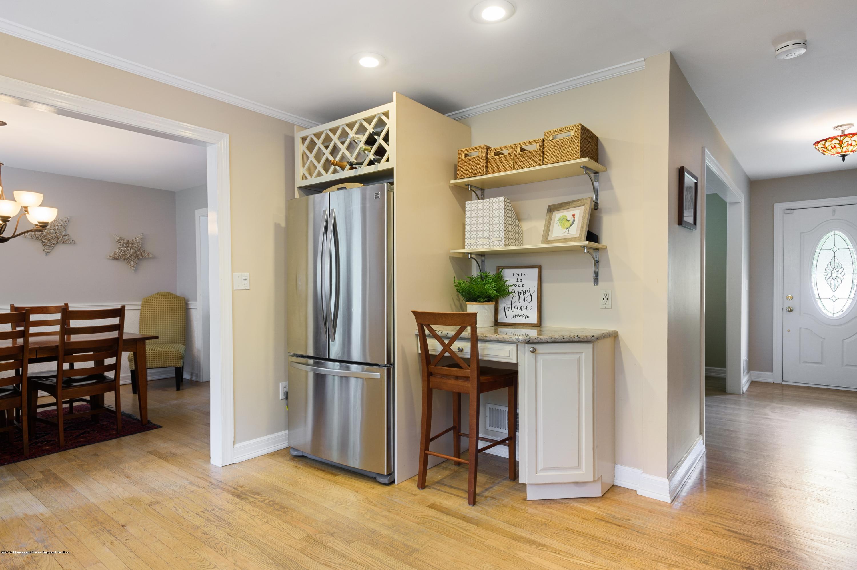 271 Dwight Road Middletown, NJ 07748 - Photo 5 of 21 05_271DwightRd_177002_Kitchen_HiRes