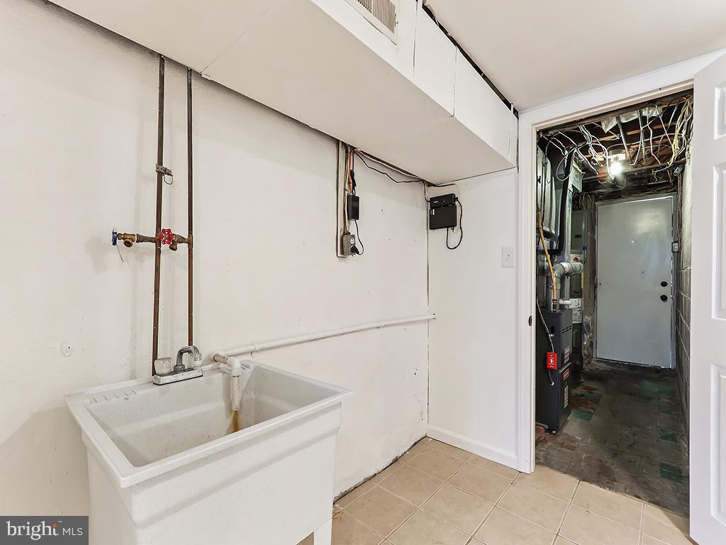 8317 Temple Road Philadelphia, PA 19150 - Photo 17 of 18 Laundry