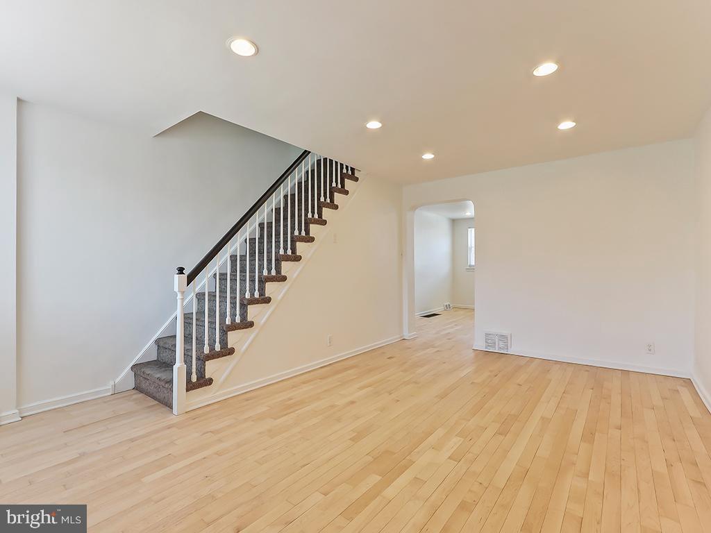 8317 Temple Road Philadelphia, PA 19150 - Photo 2 of 18 LR