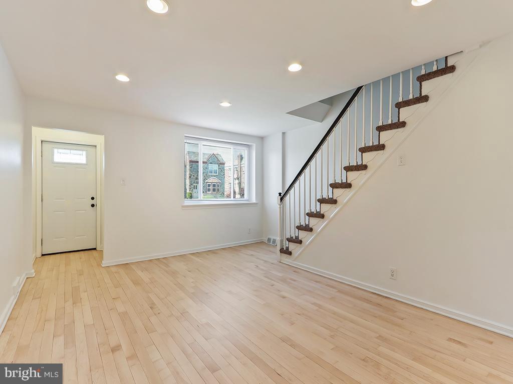 8317 Temple Road Philadelphia, PA 19150 - Photo 3 of 18 LR