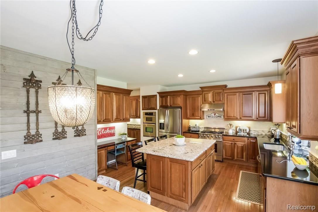 1585 Trinity Road Canton, MI 48187 - Photo 12 of 56 013-Kitchen-5128589-medium.jpg