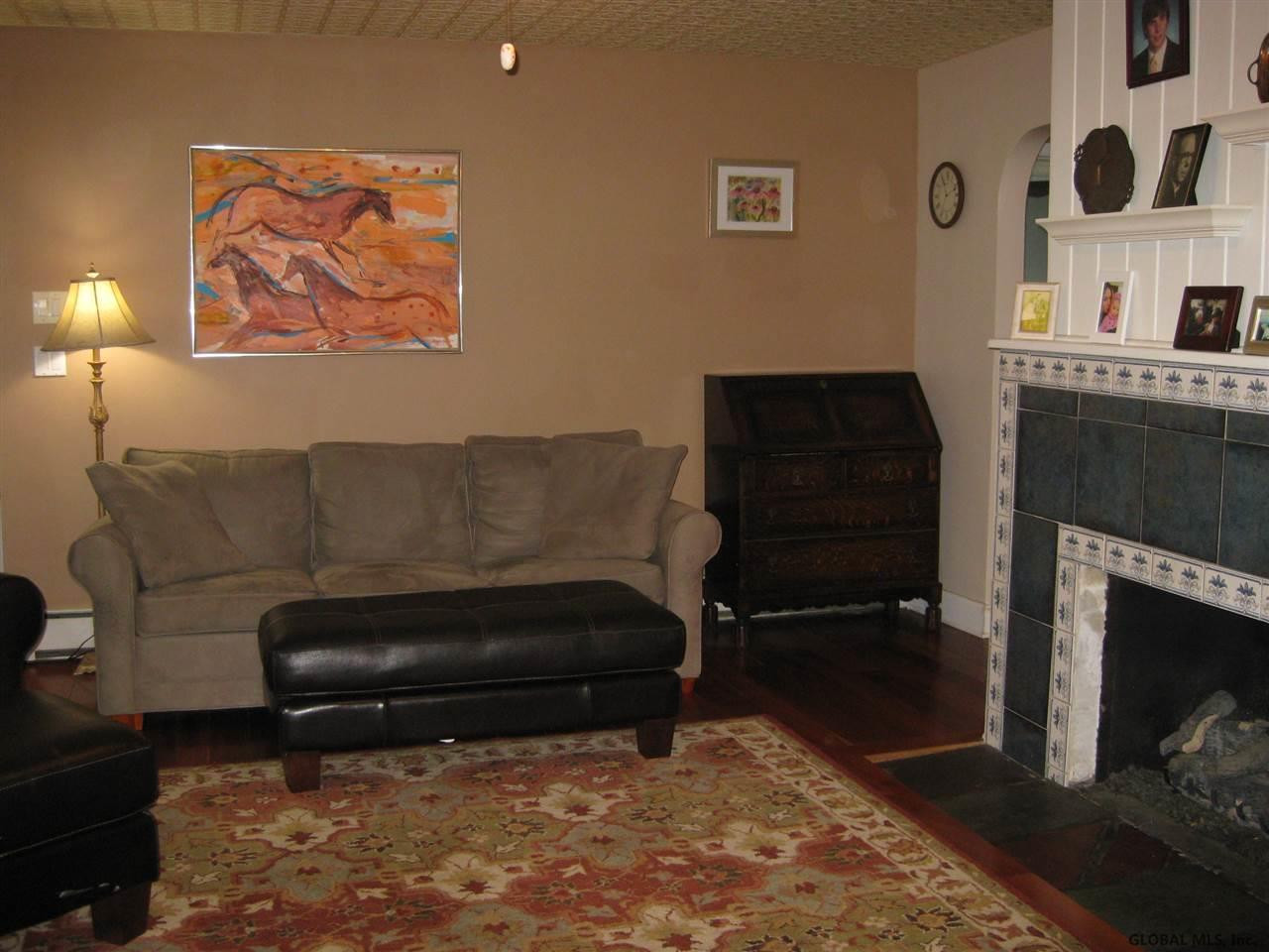 9 Malpass Road Guilderland, NY 12203 - Photo 4 of 97 Photo 4