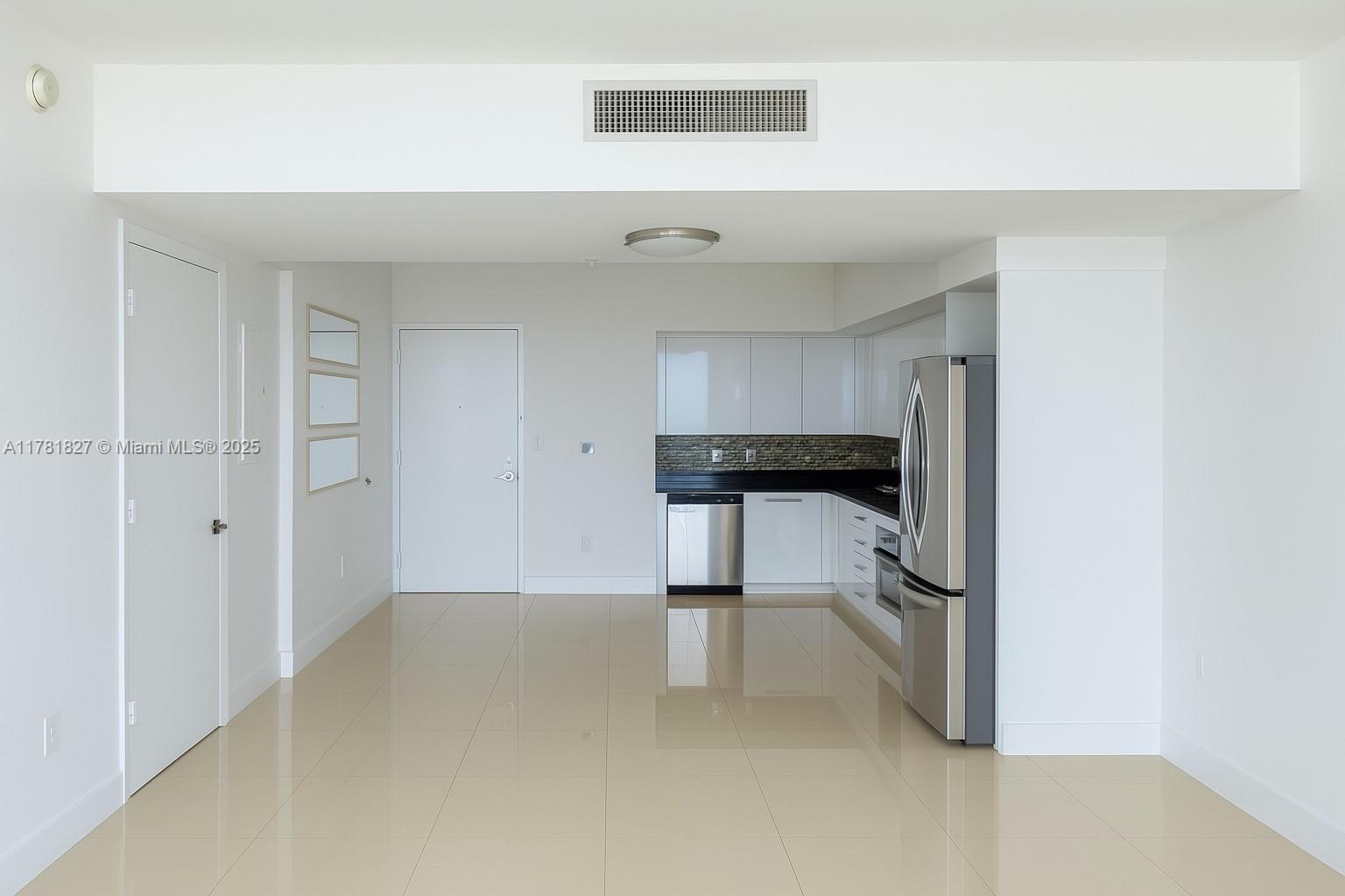 92 Southwest 3rd Street, Unit 4209 Miami, FL 33130 - Photo 4 of 31