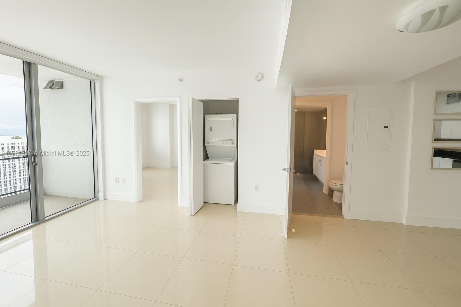 92 Southwest 3rd Street, Unit 4209 Miami, FL 33130 - Photo 6 of 31 a view of empty room