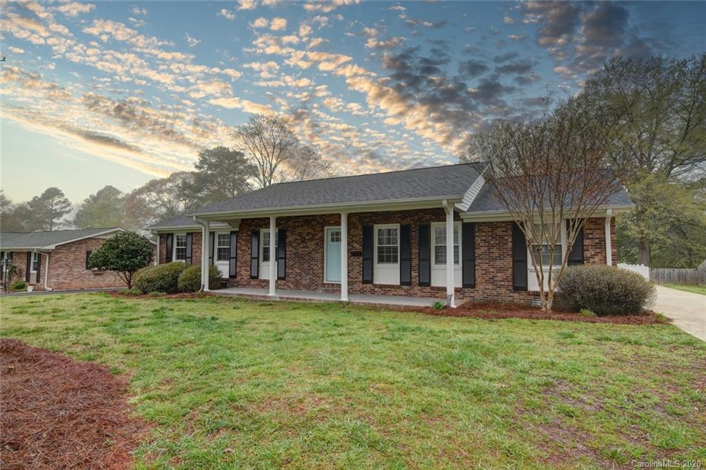 110 Ridge Avenue Clover, SC 29710 - Photo 3 of 39