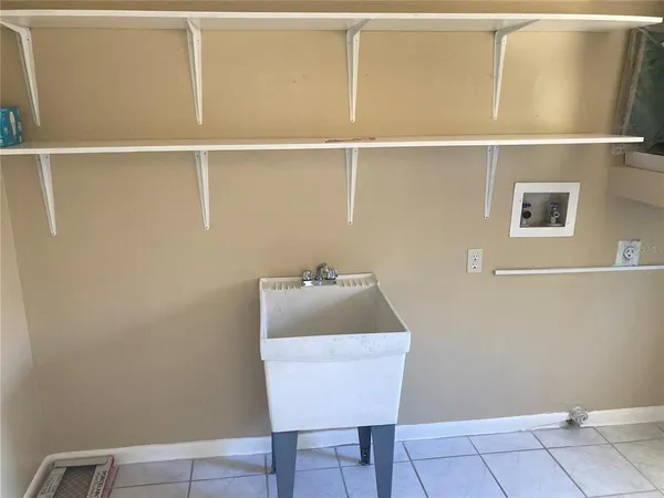 $1,450 | 3588 Meriden Avenue, Unit B, Oldsmar, FL 34677