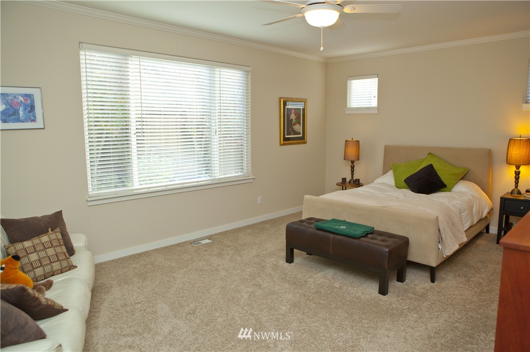 558 Quincy Avenue Northeast Renton, WA 98059 - Photo 11 of 20 Gallery Image 11