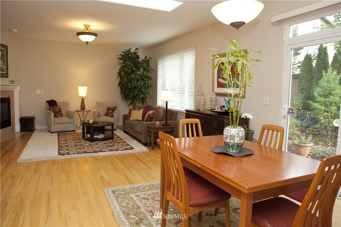 558 Quincy Avenue Northeast Renton, WA 98059 - Photo 6 of 20 Gallery Image 6